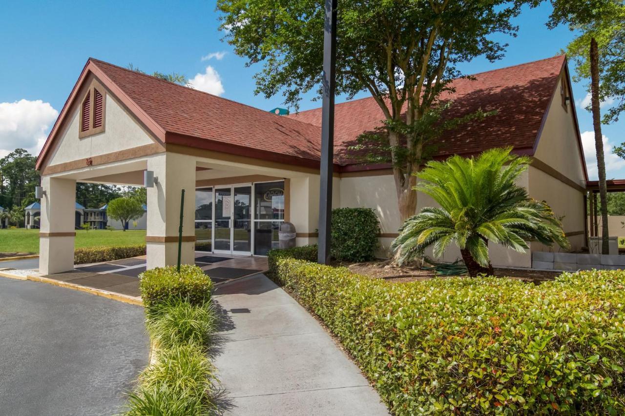 Red Roof Inn & Suites Brunswick I-95 Dış mekan fotoğraf