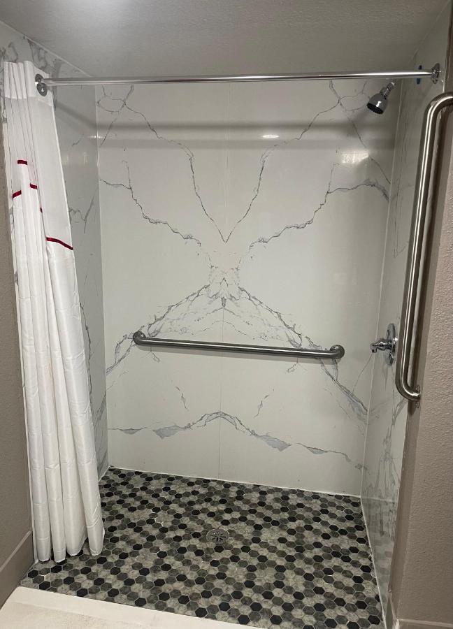 Red Roof Inn & Suites Brunswick I-95 Dış mekan fotoğraf