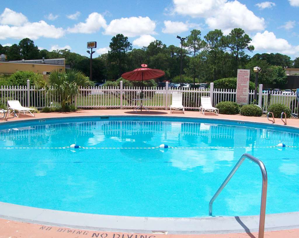 Red Roof Inn & Suites Brunswick I-95 Konforlar fotoğraf